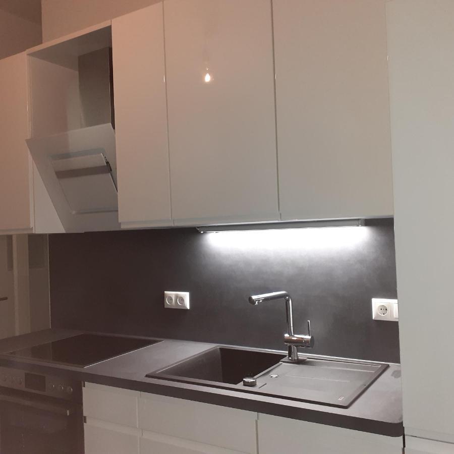 Grosszuegige,98M2 Grosse Wohnung In Stadtnaher Traumlage, Nur 200M Zum Stadtpark Олденбург Екстериор снимка